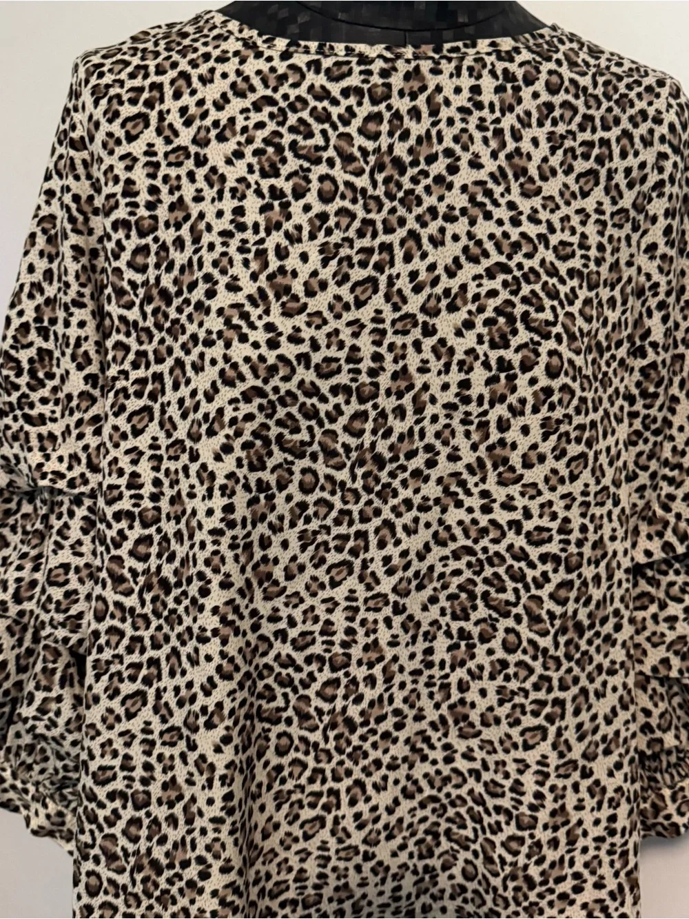 P Luca Milano Adorable high low top w/three quarter length sleeves with gathers - Picture 3 of 11